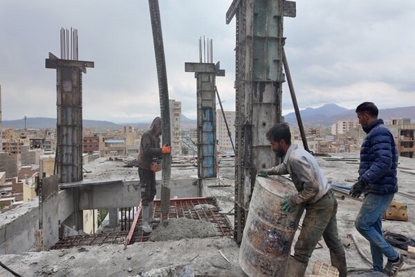 اسکلت بندی مجتمع تجاری مسکونی اره‌گر در آستانه تکمیل