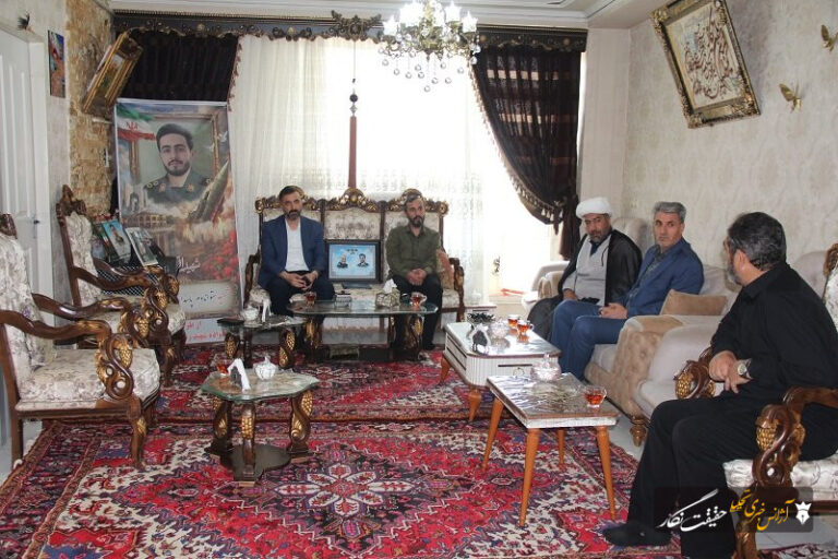 دیدار مدیران سازمان مدیریت حمل ونقل مسافر شهرداری تبریز با خانواده مکرم شهید والامقام هادی پورکریم