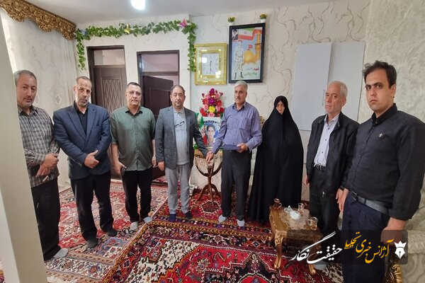 ️دیدار شهردار منطقه یک تبریز با خانواده شهید والا مقام “بهنام پیغامی” ️دیدار شهردار منطقه یک تبریز با خانواده شهید والا مقام “بهنام پیغامی”