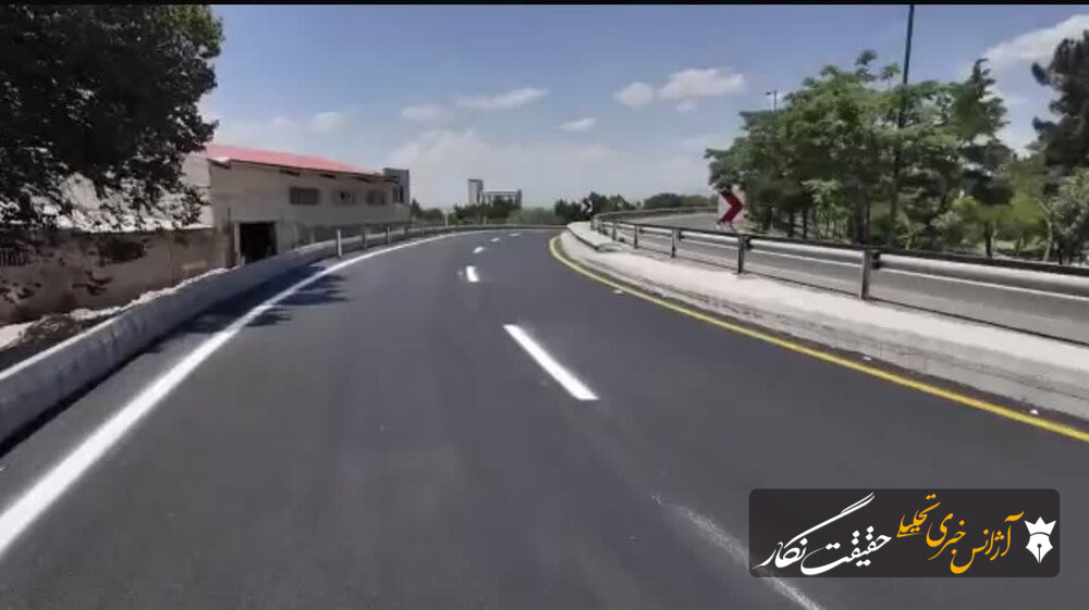 اجرای خطکشی ترافیکی و نصب تجهیزات ایمنی در مسیر اتصال آزادراه شهید باکری به بلوار ملت اجرای خطکشی ترافیکی و نصب تجهیزات ایمنی در مسیر اتصال آزادراه شهید باکری به بلوار ملت