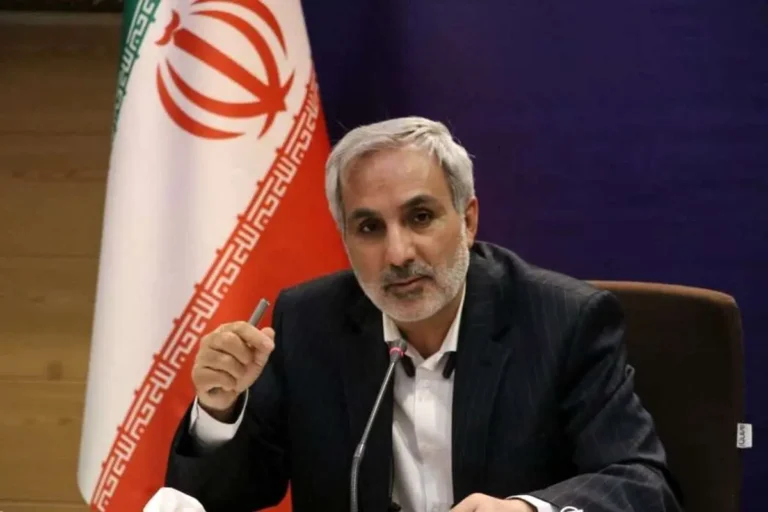 اگر مانعی برای حذف شرکت‌های پیمانکاری وجود دارد یا دولت لایحه بدهد یا سران قوا مصوبه/ با احساسات نیروهای شرکتی بازی نکنیم