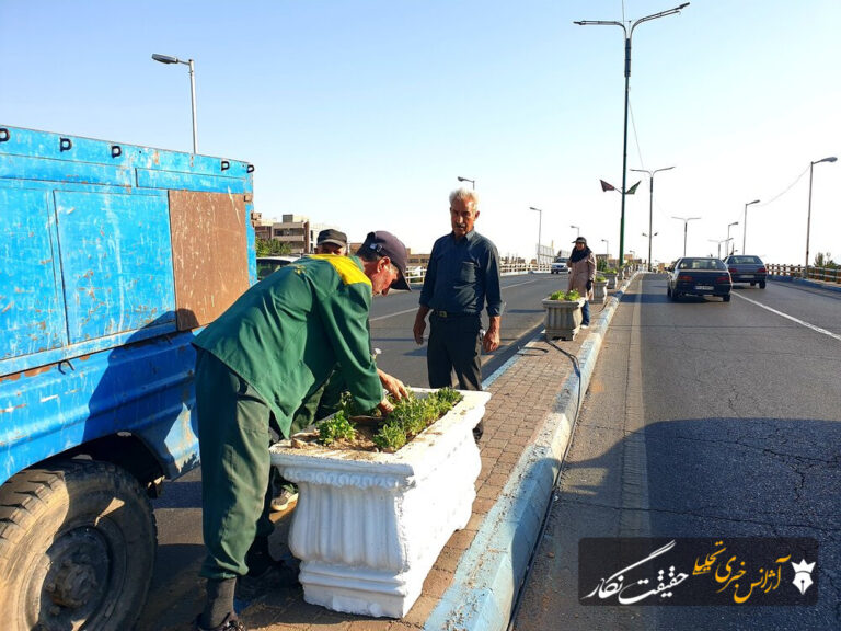 گل‌آرایی بلوار آذربایجان با کاشت یک هزار بوته گل فصلی