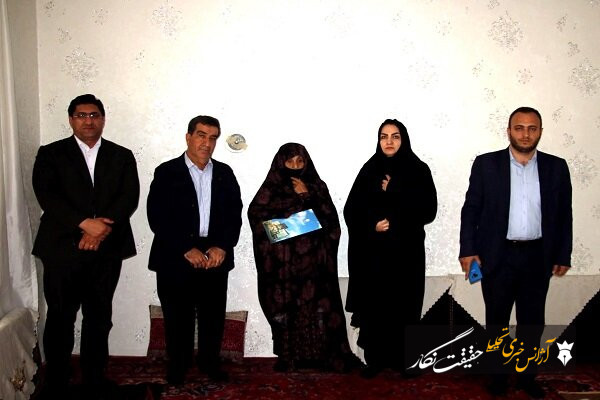 دیدار شهردار منطقه ۴ تبریز با خانواده شهید والامقام «علی محمدی»