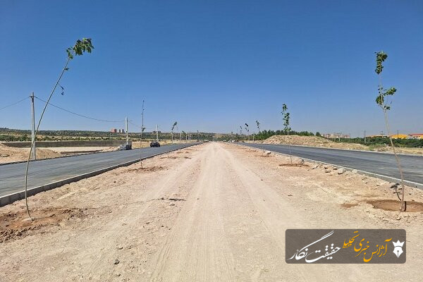 آغاز کاشت انواع گونههای گیاهی در خیابان ۳۲ متری تازهاحداث وادی رحمت آغاز کاشت انواع گونههای گیاهی در خیابان ۳۲ متری تازهاحداث وادی رحمت