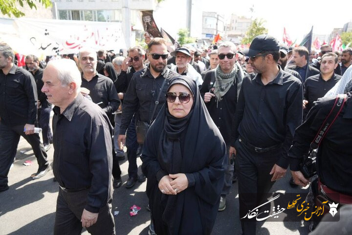 وزیر راه در مراسم تشییع رهبر شهید انقلاب: شور حضور مردم در تاریخ ثبت خواهد شد وزیر راه در مراسم تشییع رهبر شهید انقلاب: شور حضور مردم در تاریخ ثبت خواهد شد