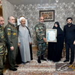 دیدار فرمانده نیروی زمینی ارتش با خانواده شهید سپهبد موسوی دیدار فرمانده نیروی زمینی ارتش با خانواده شهید سپهبد موسوی