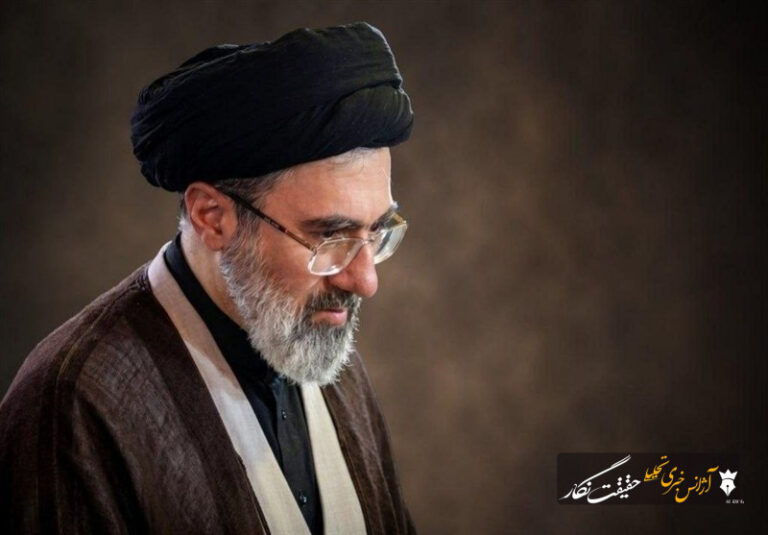 رهبر انقلاب: آنچه دشمن را امیدوار می‌سازد، برجسته‌سازی اختلافات است