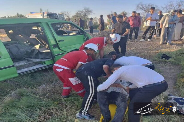 واژگونی یک دستگاه ون در محور تسوج به سلماس ۱۰ مصدوم برجا گذاشت