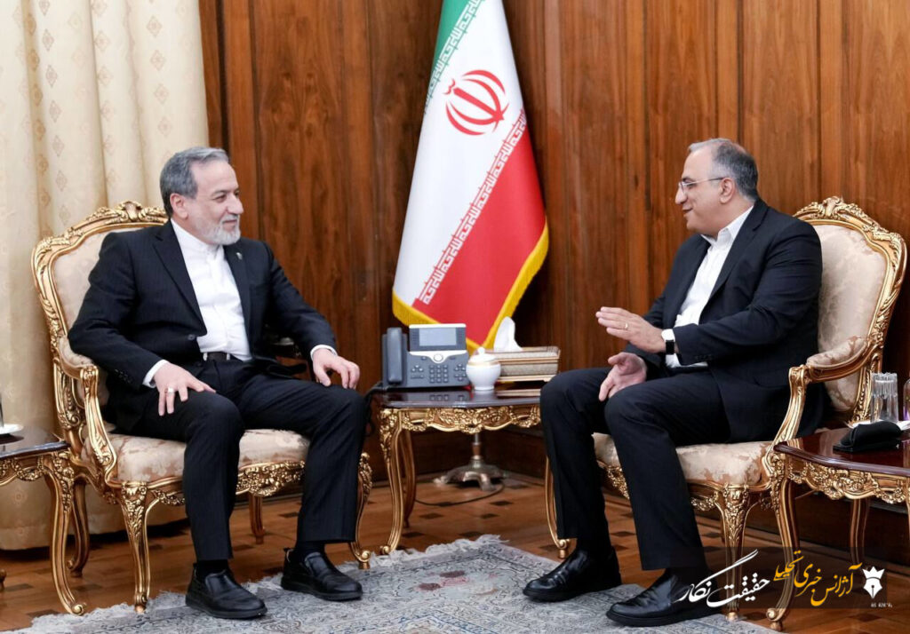 دیدار نماینده مسیحیان ارامنه شمال کشور با وزیر امور خارجه