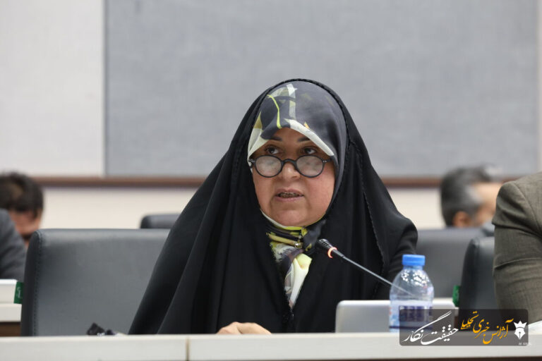 صدور ۸۰ بخشنامه تجاری در مدت کوتاه، رمق بخش خصوصی را گرفته است
