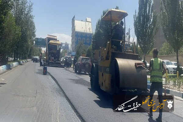 آغاز آسفالت ریزی باند کندرو جاده ائل گلی توسط شهرداری منطقه ۲