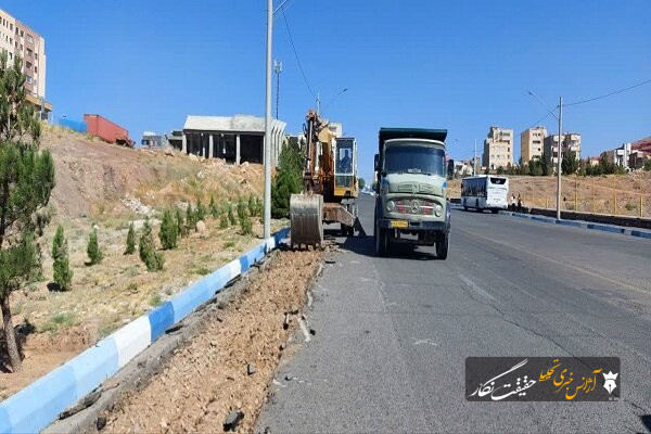 آغاز عملیات احداث ۶۰۰ متر پیاده‌رو در دو ضلع خیابان المهدی شهرک ارم