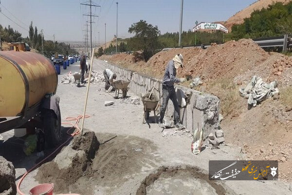 پیشرفت ۲۰ درصدی اجرای دیوار سنگی در ضلع جنوبی اتوبان پاسداران
