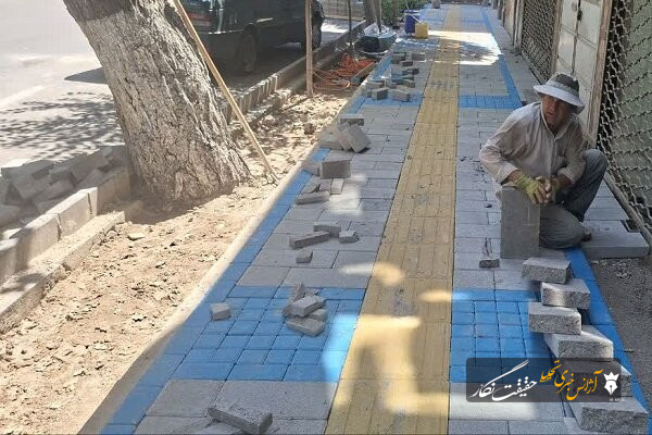 پیشرفت ۶۰ درصدی پروژه سنگفرش پیاده‌روهای حافظ شمالی